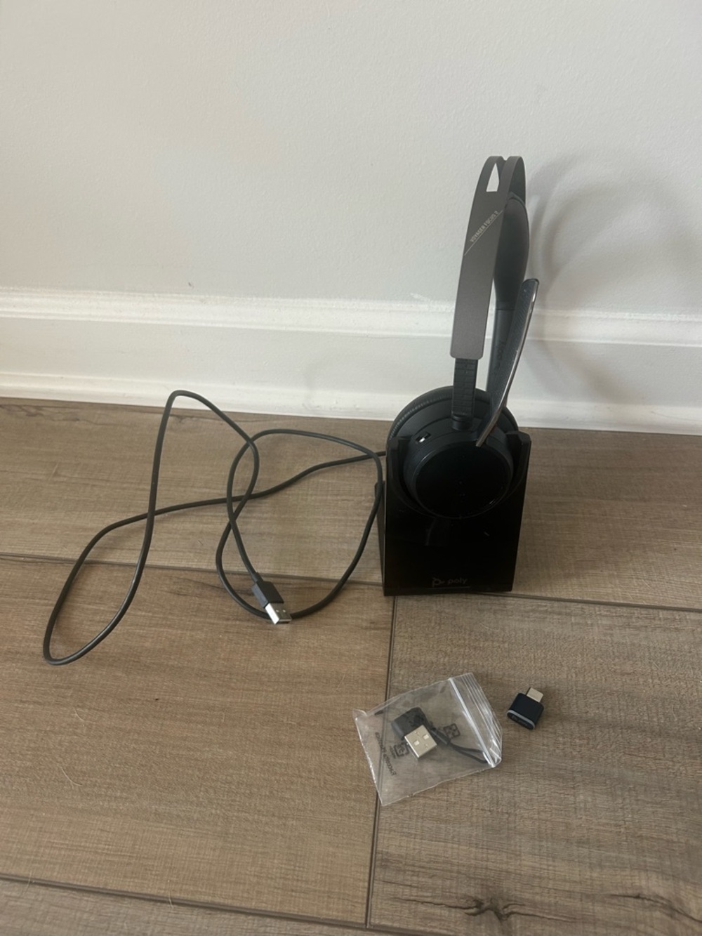 Poly Plantonics Voyager Focus 2 Bluetooth Headset + Charging Stand & BT700 USB